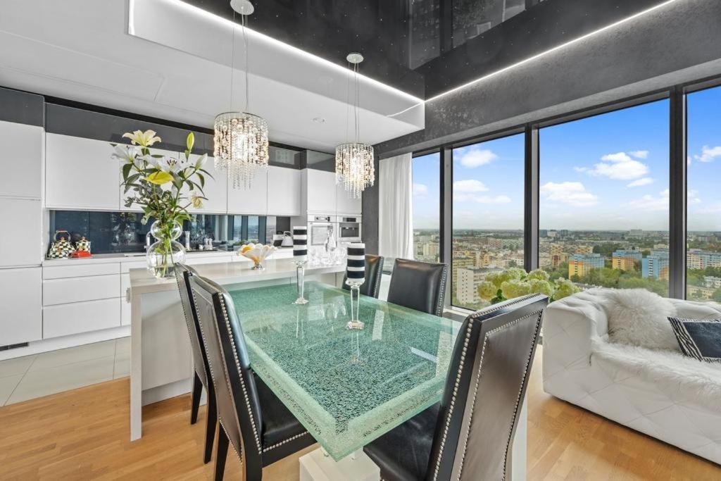 Apartamenty W Sky Tower Вроцлав Екстер'єр фото