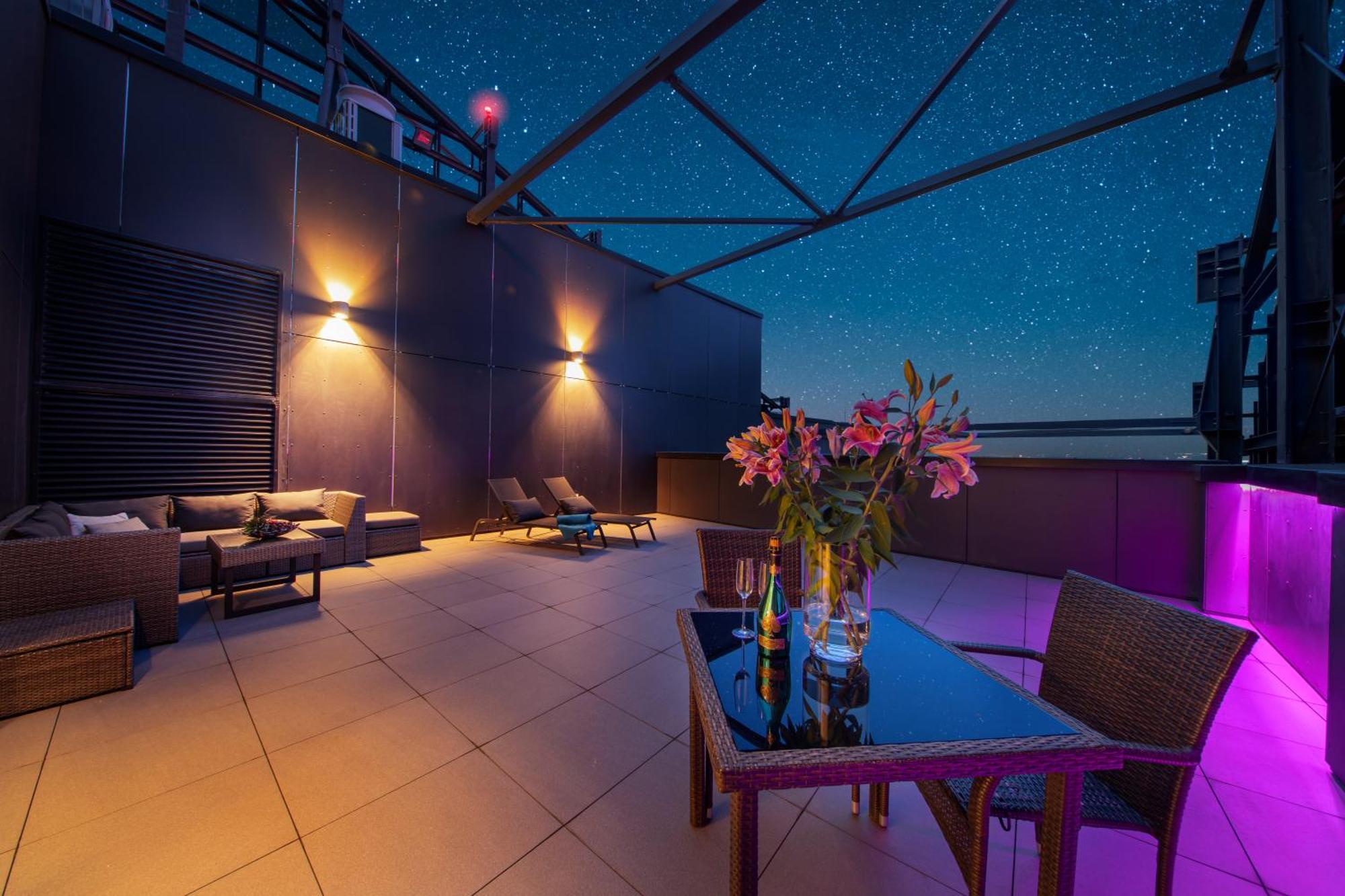 Apartamenty W Sky Tower Вроцлав Екстер'єр фото