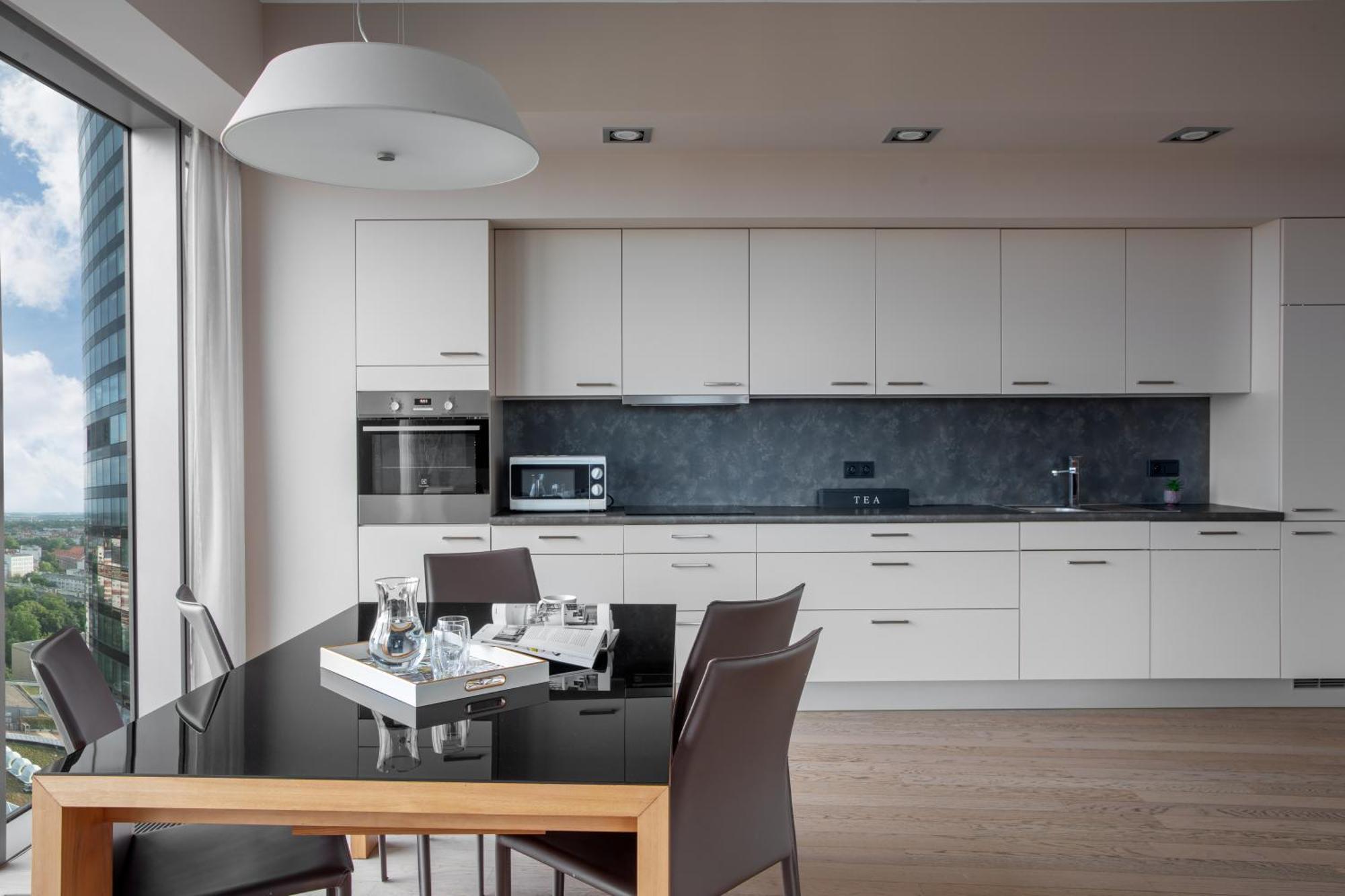 Apartamenty W Sky Tower Вроцлав Екстер'єр фото