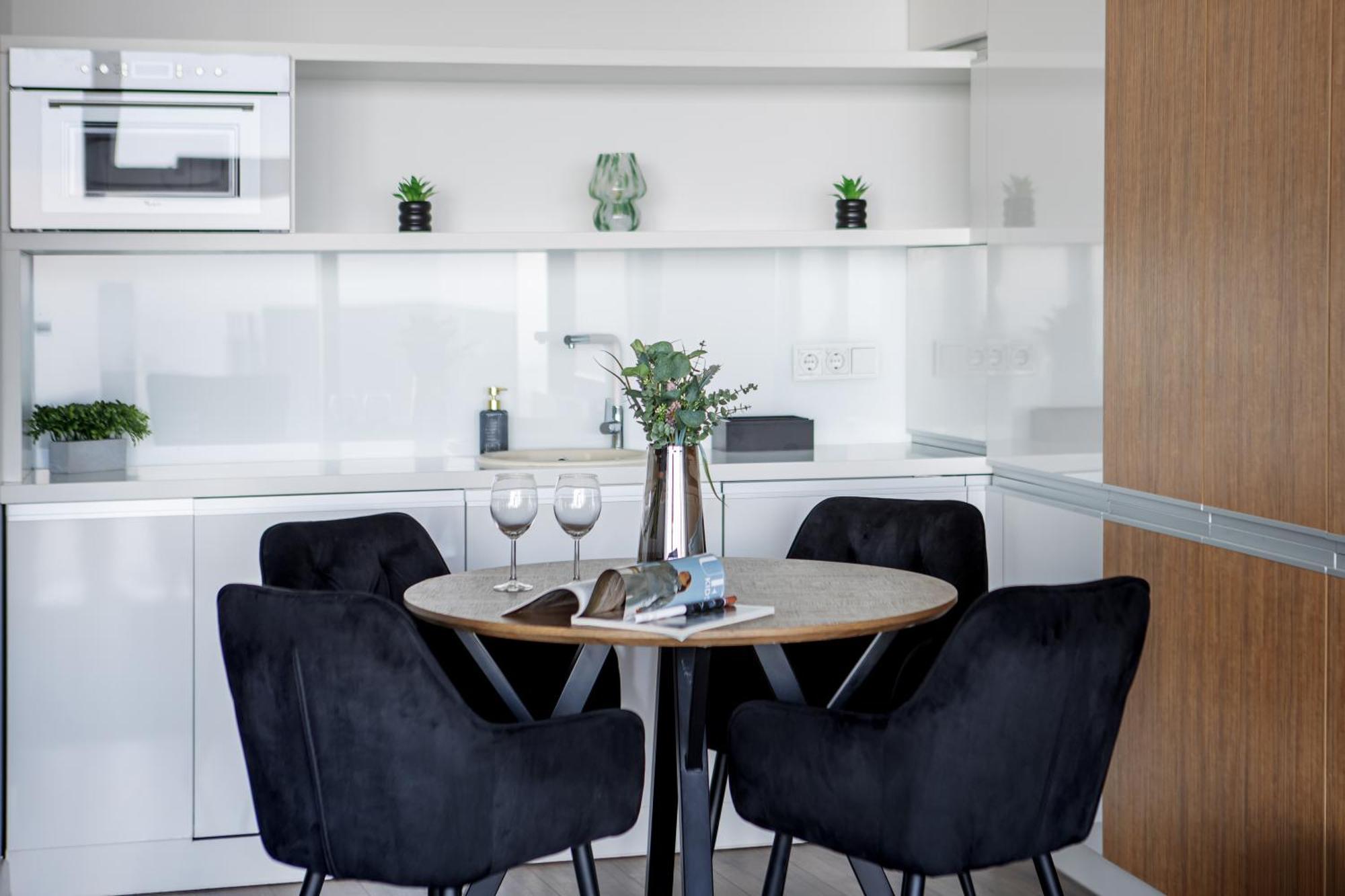 Apartamenty W Sky Tower Вроцлав Екстер'єр фото